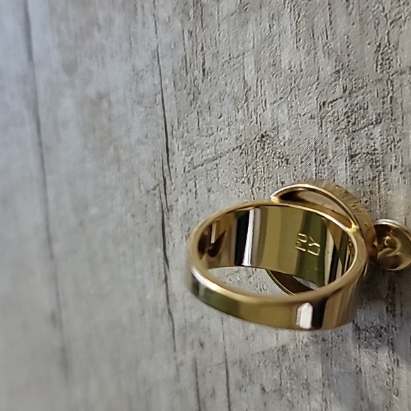 Artistic Ring - Picture 8 of 8